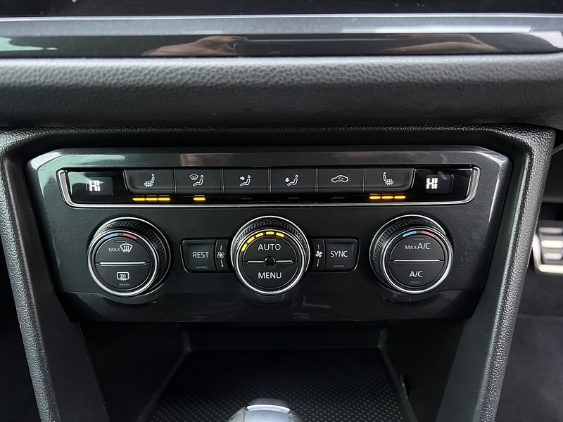 Volkswagen Tiguan TSI EVO R-Line Tech - U11590