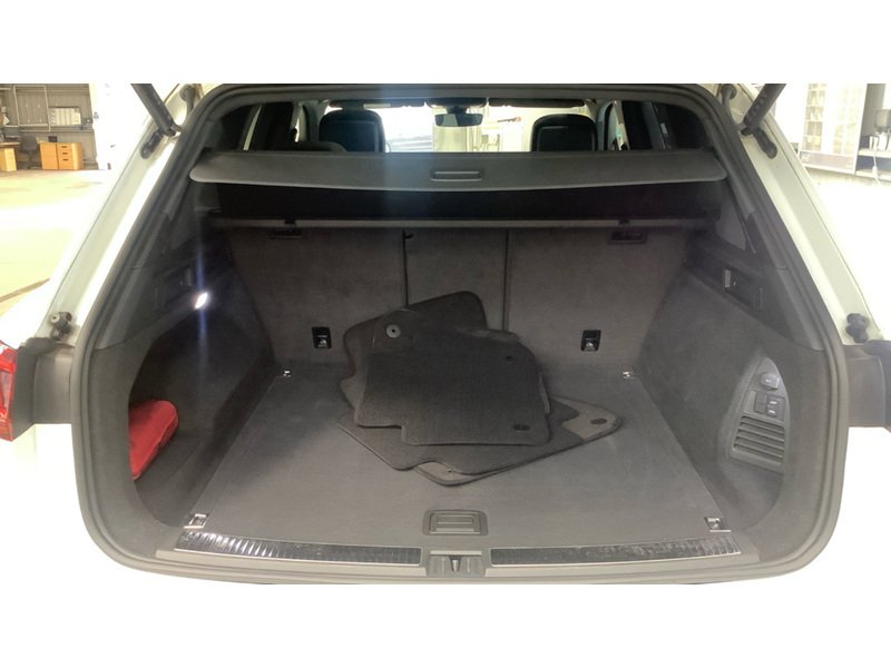 Volkswagen Touareg TSI V6 Black Edition - U11596