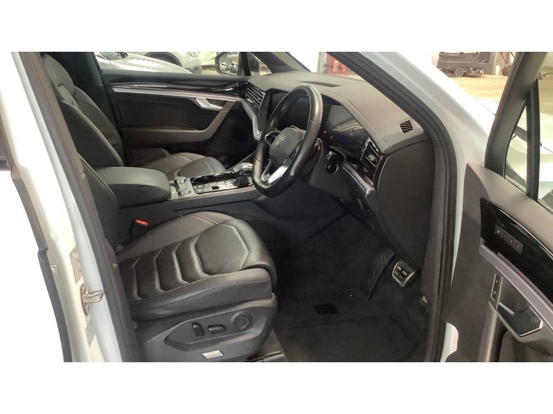 Volkswagen Touareg TSI V6 Black Edition - U11596