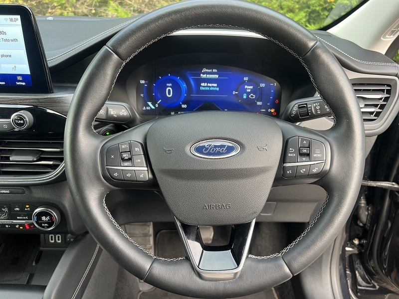 Ford Kuga Duratec Vignale - U11597