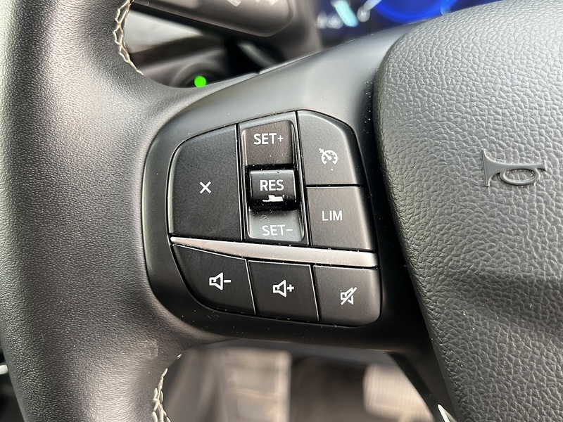 Ford Kuga Duratec Vignale - U11597