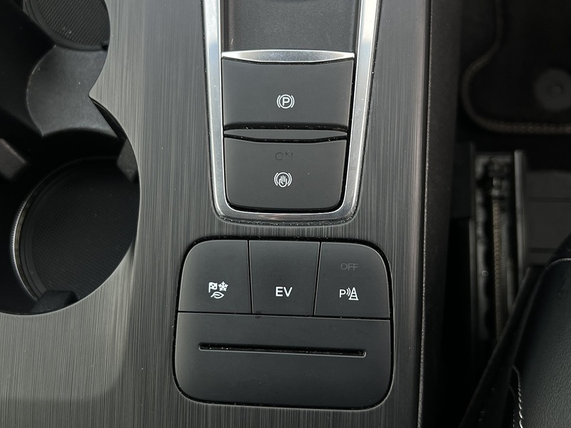 Ford Kuga Duratec Vignale - U11597