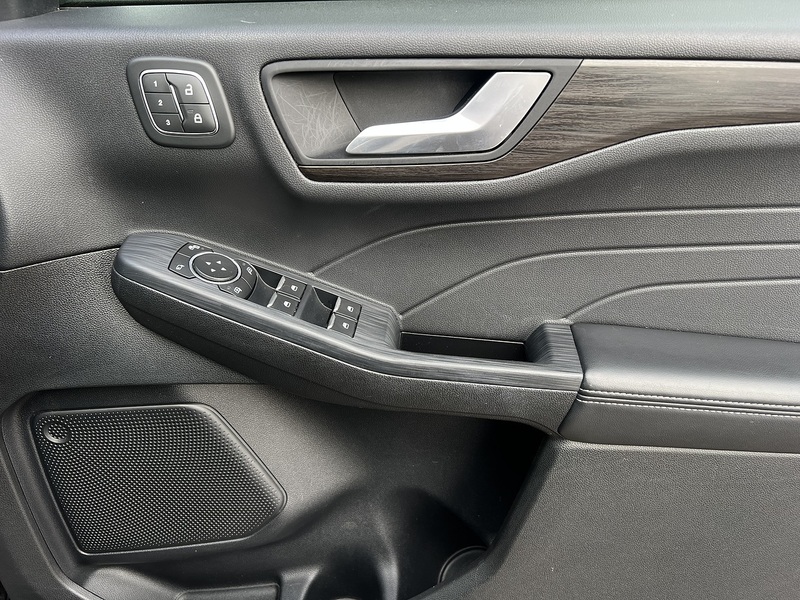 Ford Kuga Duratec Vignale - U11597