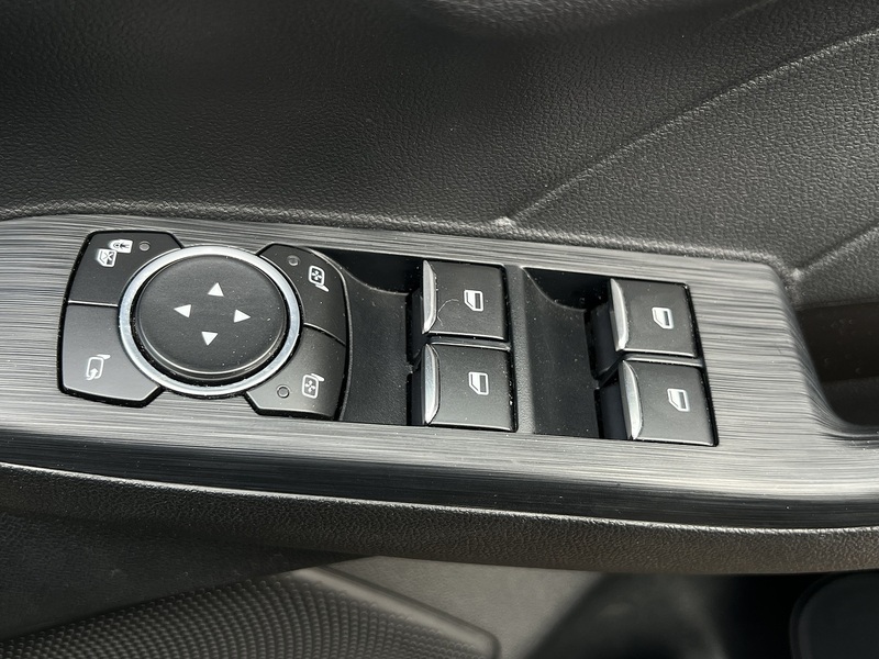 Ford Kuga Duratec Vignale - U11597