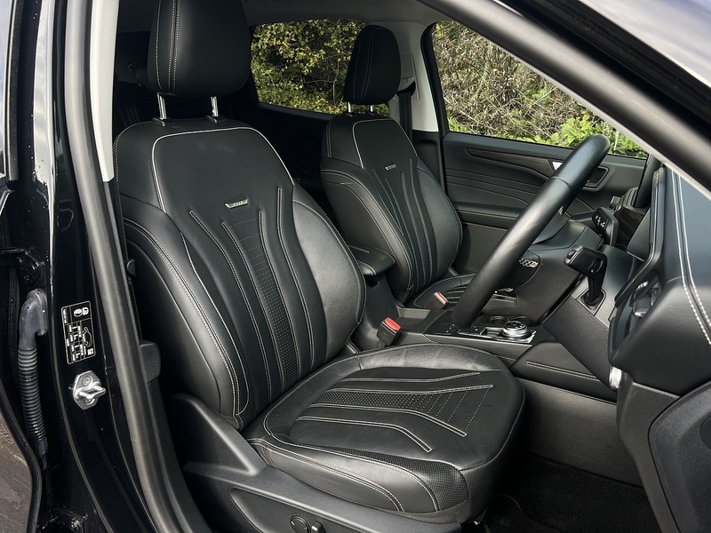 Ford Kuga Duratec Vignale - U11597