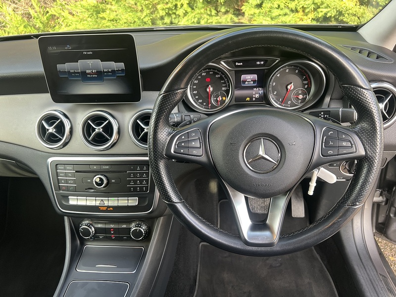 Mercedes-Benz GLA GLA180 Urban Edition - U11603