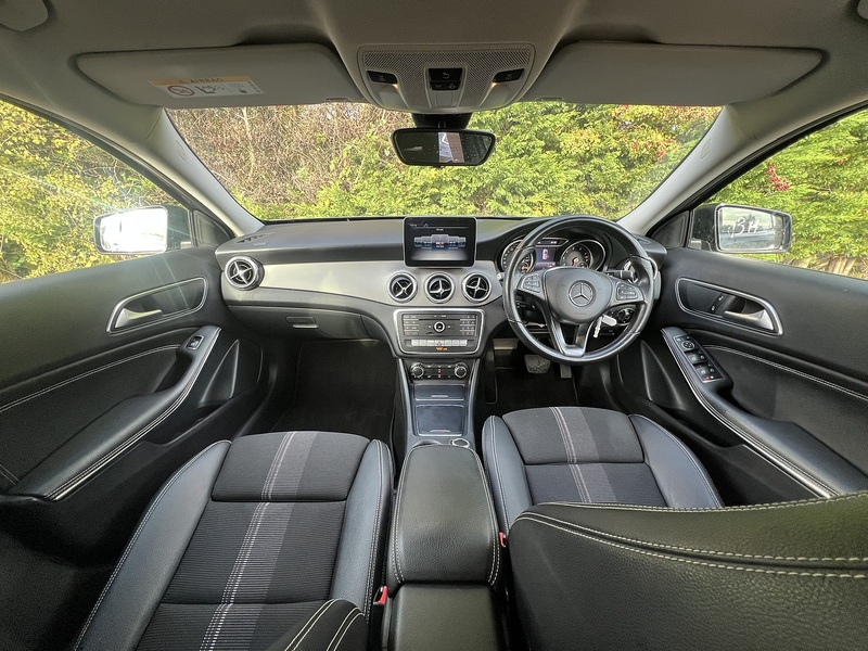 Mercedes-Benz GLA GLA180 Urban Edition - U11603