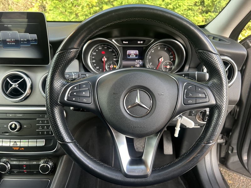 Mercedes-Benz GLA GLA180 Urban Edition - U11603