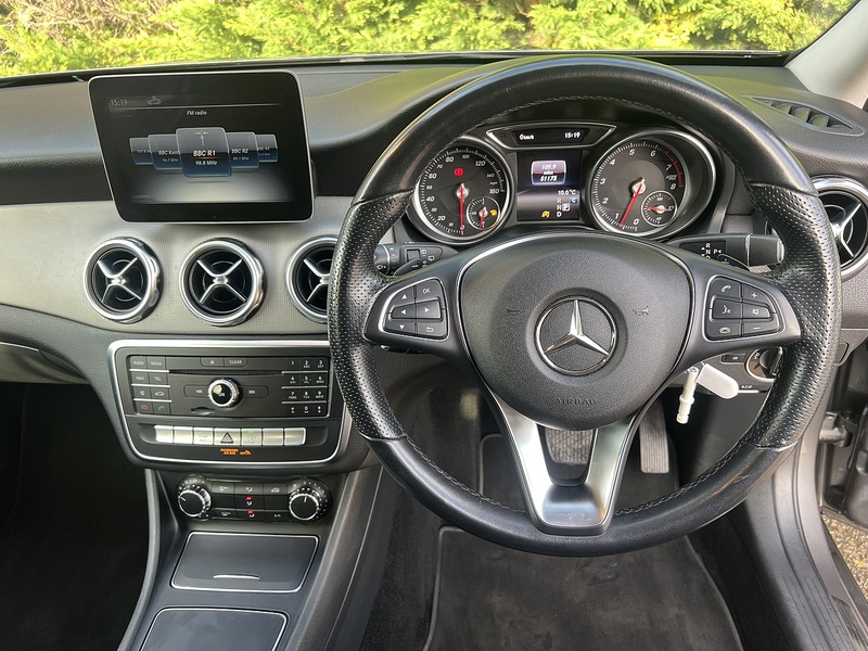 Mercedes-Benz GLA GLA180 Urban Edition - U11603