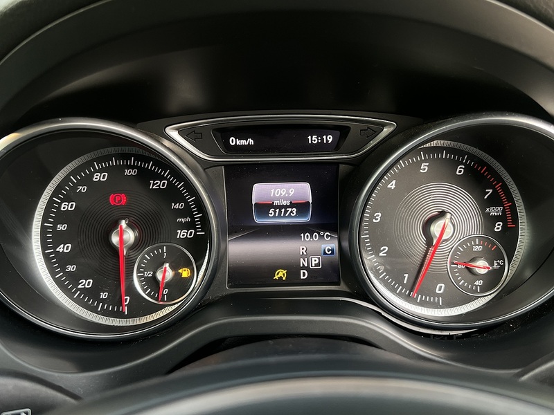 Mercedes-Benz GLA GLA180 Urban Edition - U11603