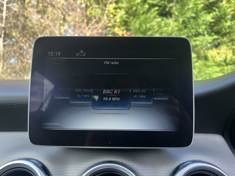 Mercedes-Benz GLA GLA180 Urban Edition - U11603