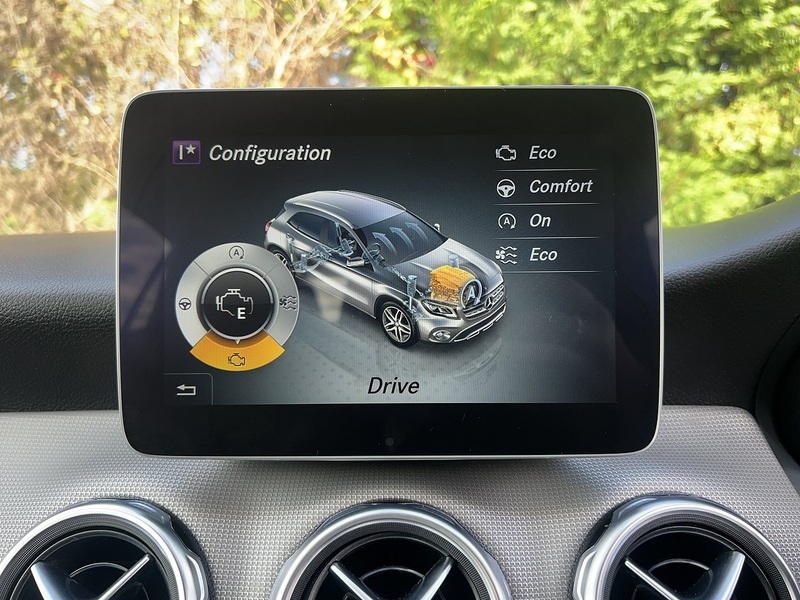 Mercedes-Benz GLA GLA180 Urban Edition - U11603