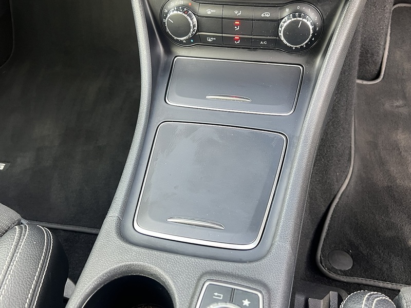 Mercedes-Benz GLA GLA180 Urban Edition - U11603