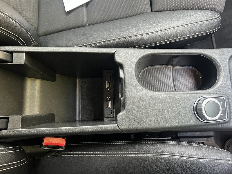 Mercedes-Benz GLA GLA180 Urban Edition - U11603