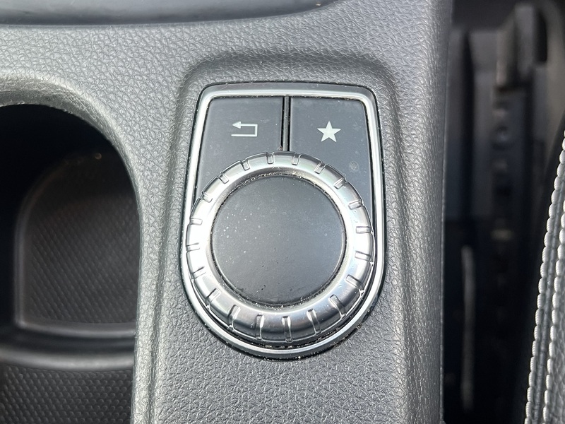 Mercedes-Benz GLA GLA180 Urban Edition - U11603