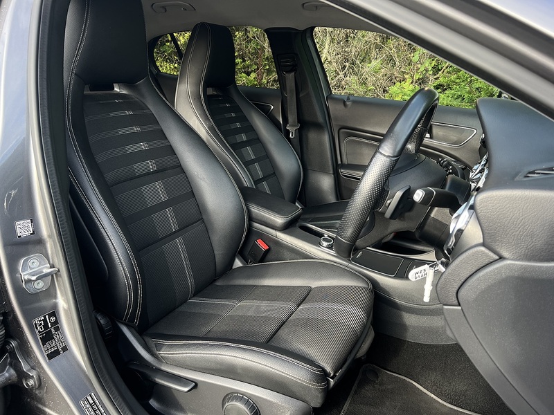 Mercedes-Benz GLA GLA180 Urban Edition - U11603