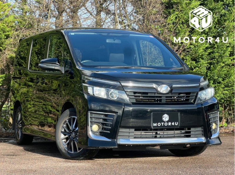 Toyota VOXY Zs - U11604