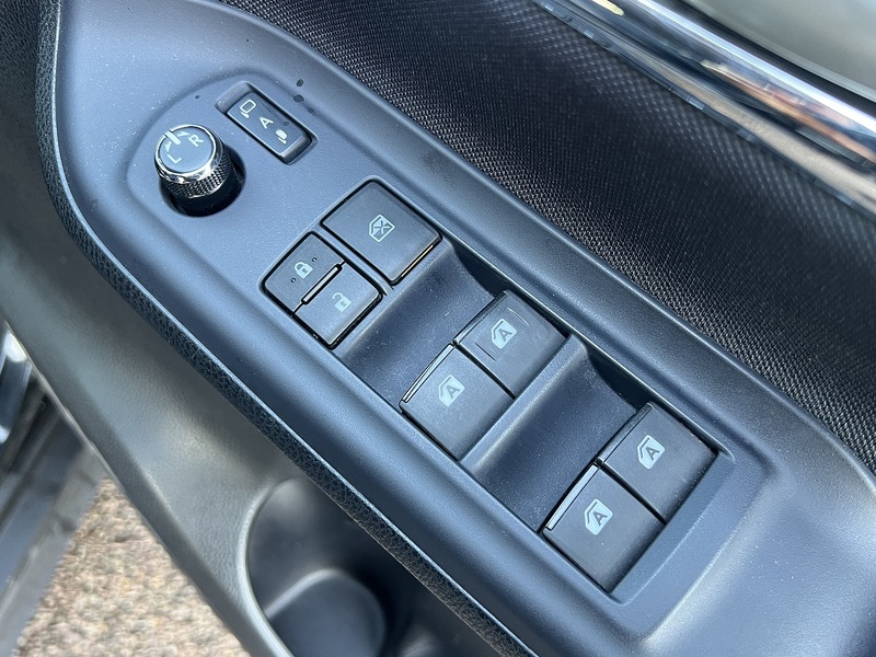 Toyota VOXY Zs - U11604