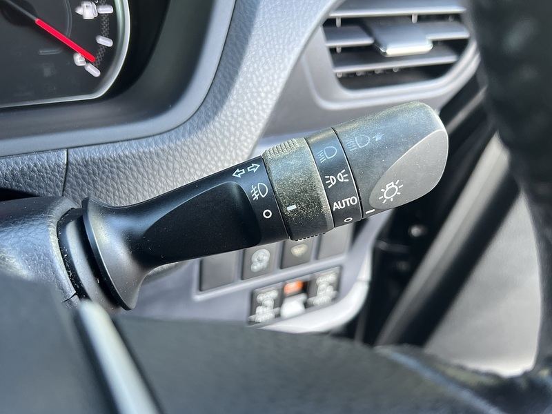 Toyota VOXY Zs - U11604