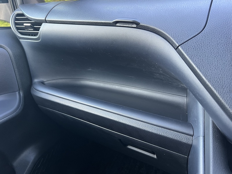 Toyota VOXY Zs - U11604