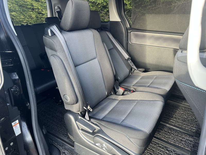 Toyota VOXY Zs - U11604