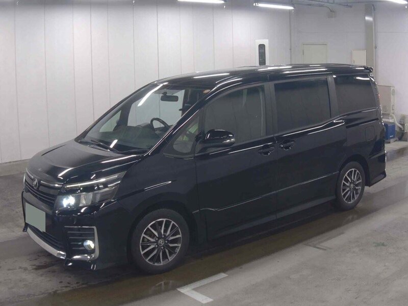Toyota VOXY Zs - U11604