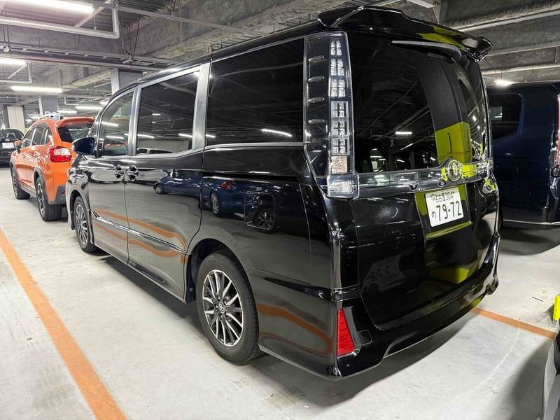 Toyota VOXY Zs - U11604