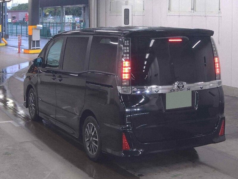 Toyota VOXY Zs - U11604