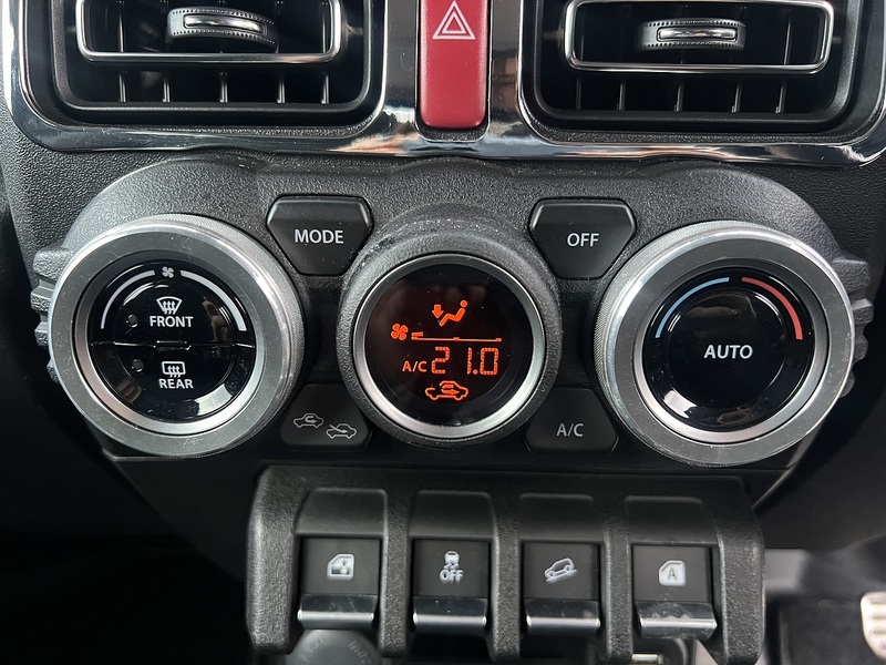 Suzuki Jimny Sierra 4WD JC - U11605