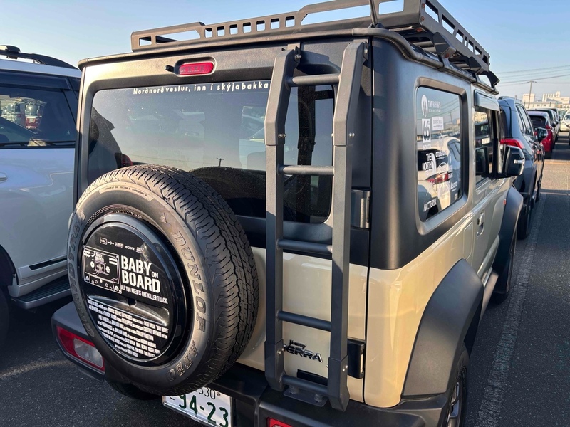 Suzuki Jimny Sierra 4WD JC - U11606