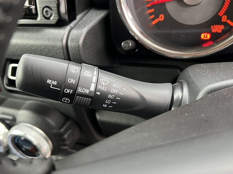 Suzuki Jimny Sierra 4WD JC - U11606