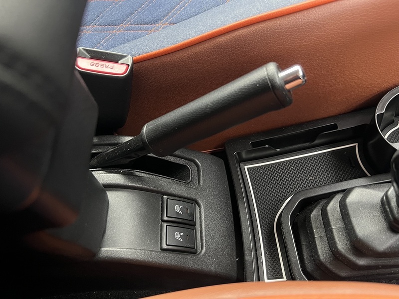 Suzuki Jimny Sierra 4WD JC - U11606