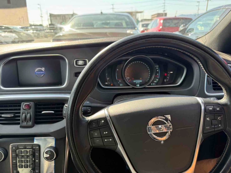 Volvo V40 T5 R-Design - U11607