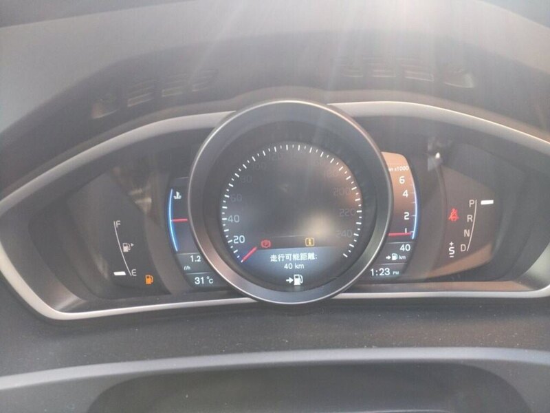 Volvo V40 T5 R-Design - U11607