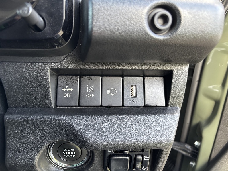 Suzuki Jimny Sierra 4WD JC - U11610