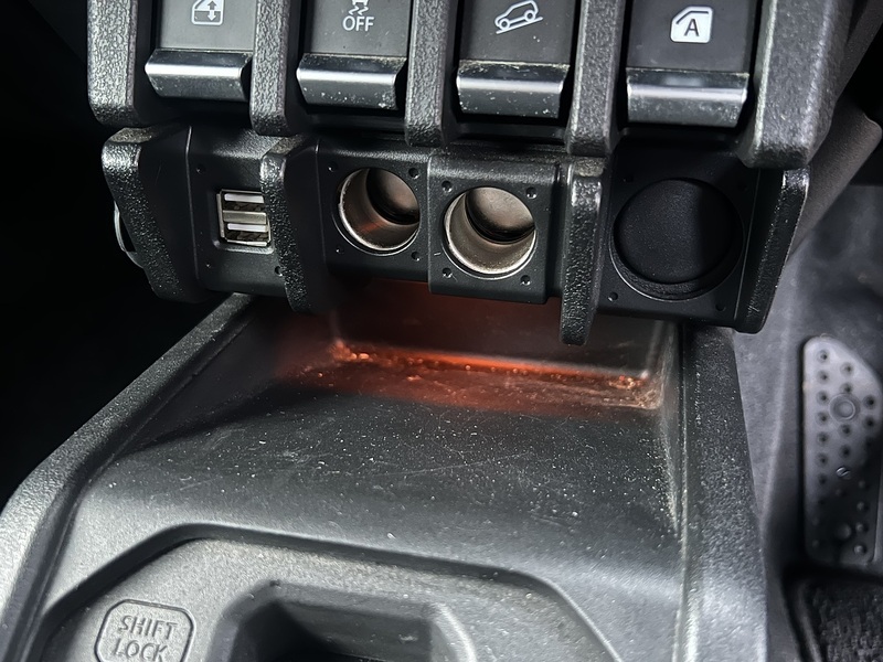 Suzuki Jimny Sierra 4WD JC - U11611