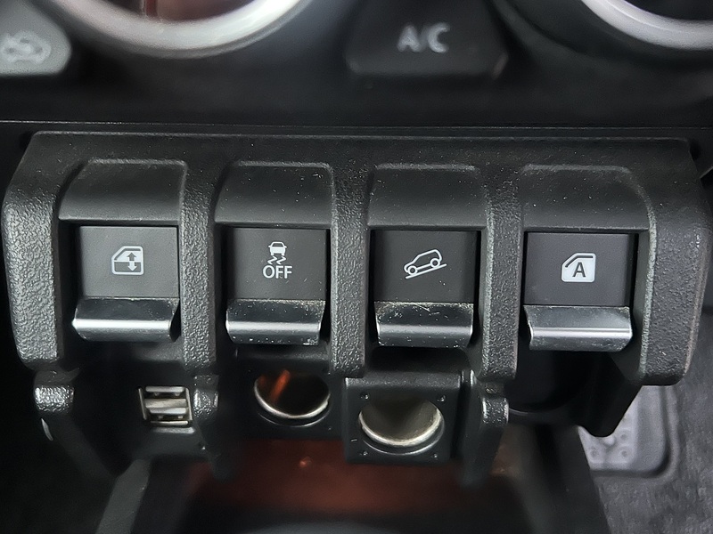 Suzuki Jimny Sierra 4WD JC - U11611