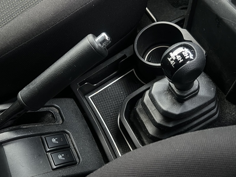 Suzuki Jimny Sierra 4WD JC - U11611