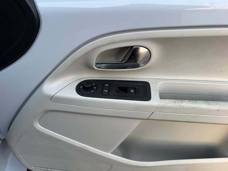 Volkswagen Up High Up - U11612