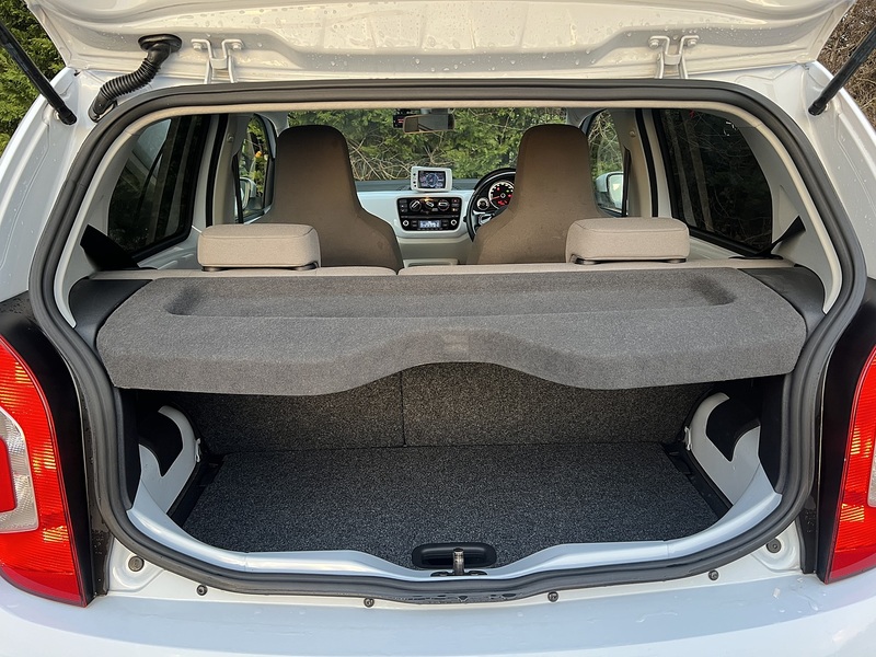 Volkswagen Up High Up - U11612