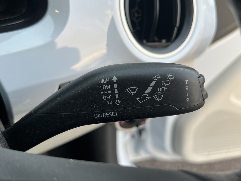 Volkswagen Up High Up - U11612