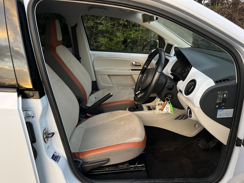 Volkswagen Up High Up - U11612