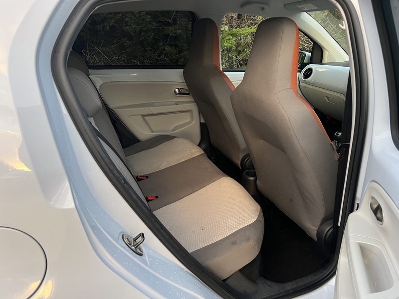 Volkswagen Up High Up - U11612