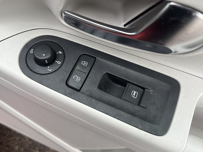 Volkswagen Up High Up - U11613