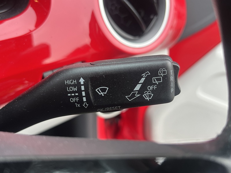 Volkswagen Up High Up - U11613