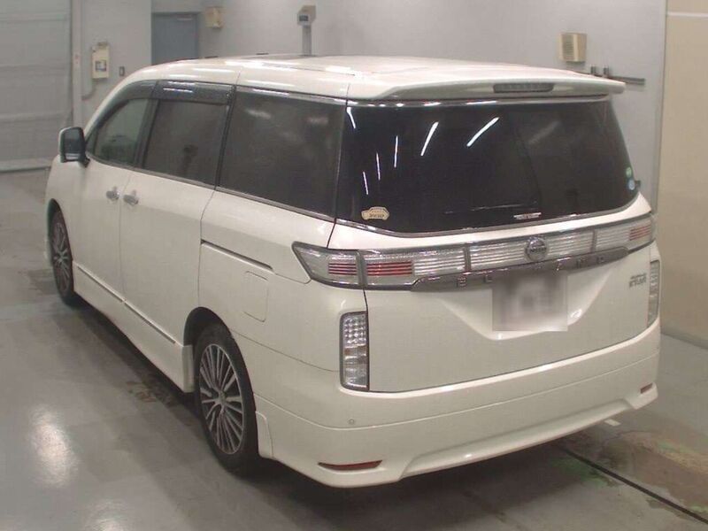 Nissan Elgrand 250 Highway Star - U11615