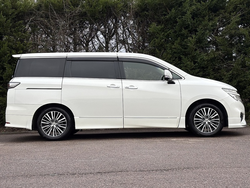 Nissan Elgrand 250 Highway Star - U11615