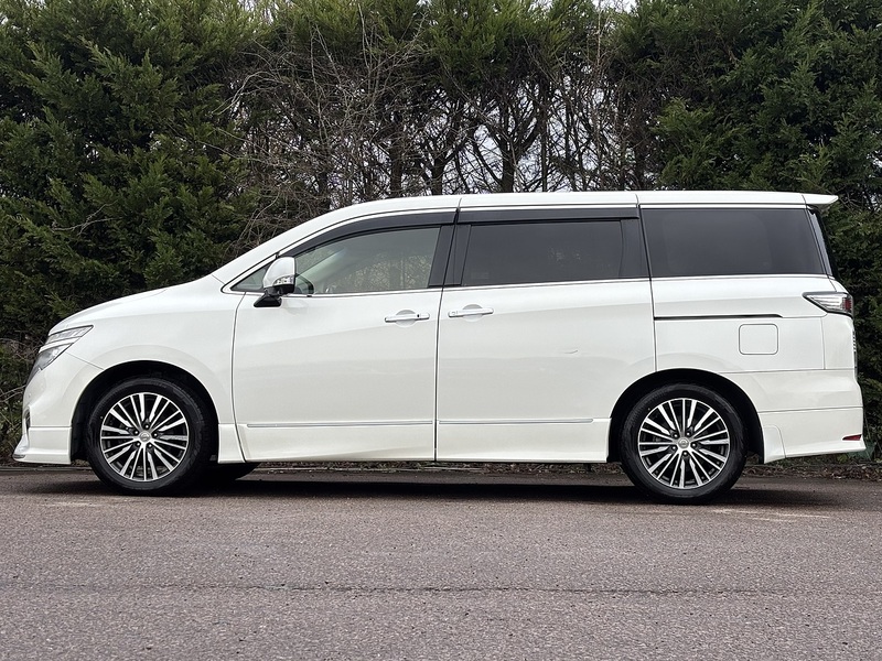 Nissan Elgrand 250 Highway Star - U11615