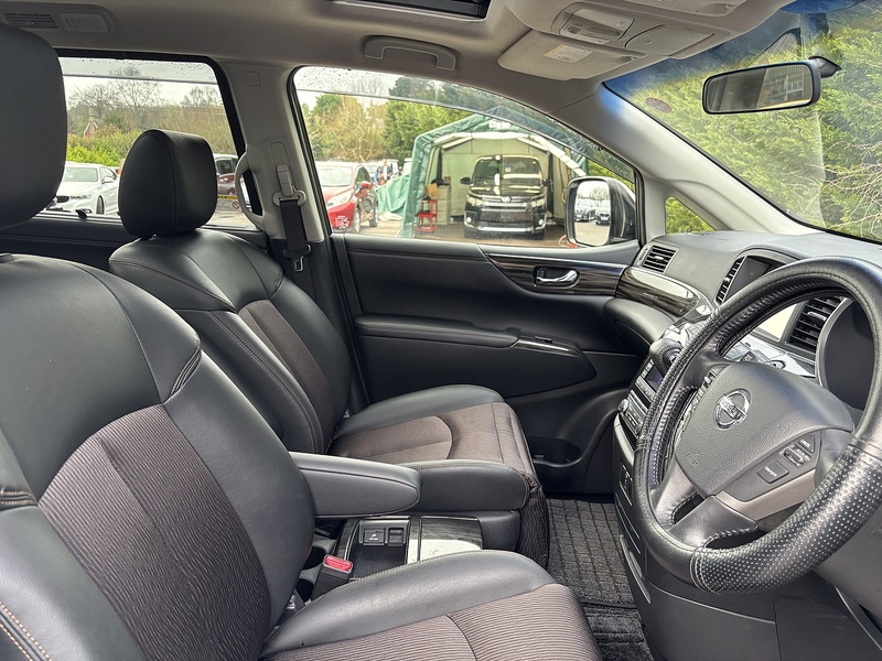Nissan Elgrand 250 Highway Star - U11615