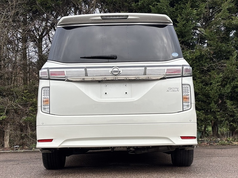 Nissan Elgrand 250 Highway Star - U11615